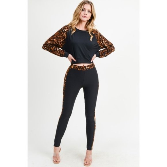 Women's Leopard Prt Long Sleeve Crew Neck Crop TOP - Picture 2 of 5